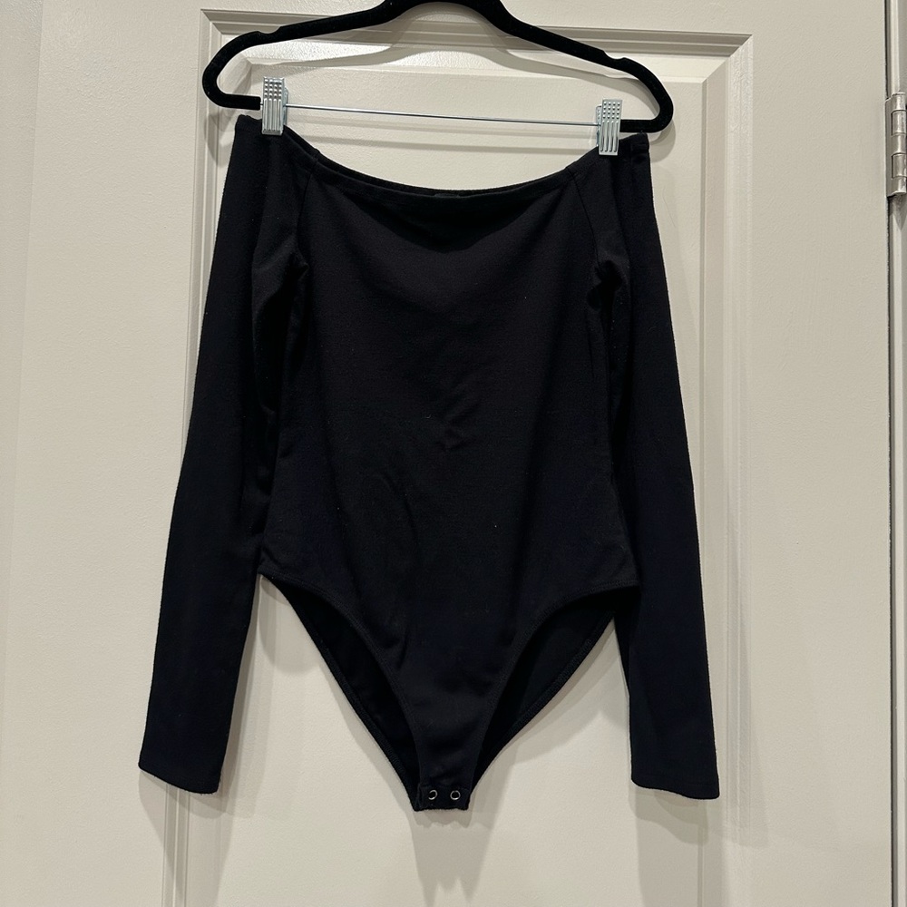 Black off the shoulder Long Sleeve Bodysuit